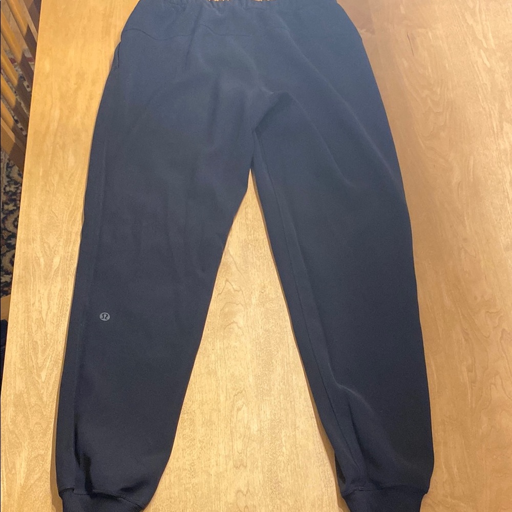 lululemon on the fly jogger women’s size 4 28 inseam